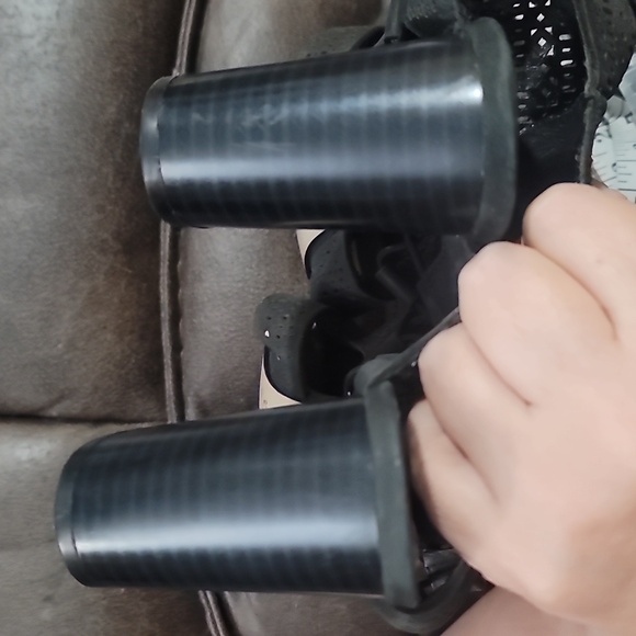 VINCE CAMUTO corbina black block heel sandals cutout open  toe sz 8 - Picture 6 of 6